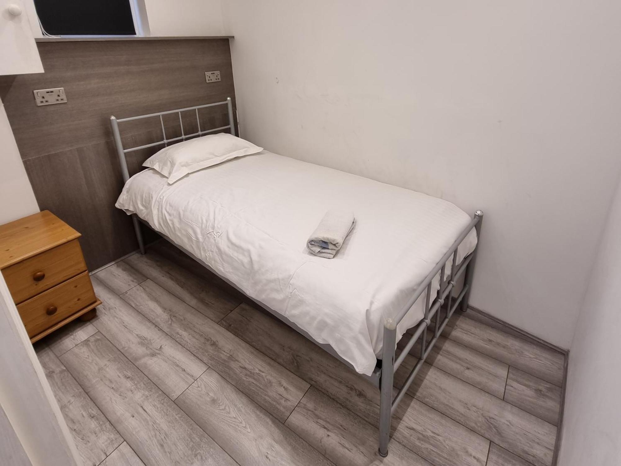 Entire Flat With Three Bedrooms N 2 *