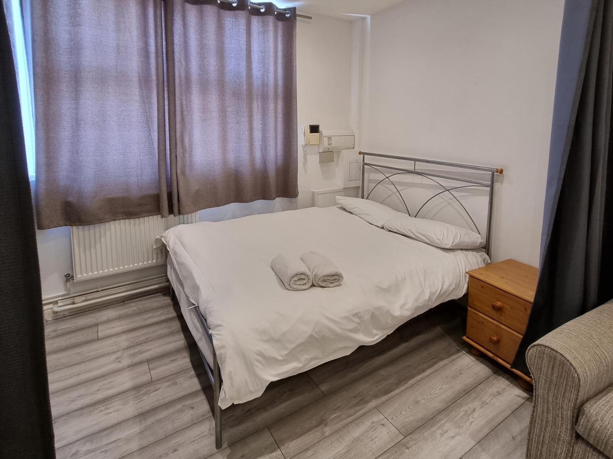 Apartment Entire Flat With Three Bedrooms N 2 *