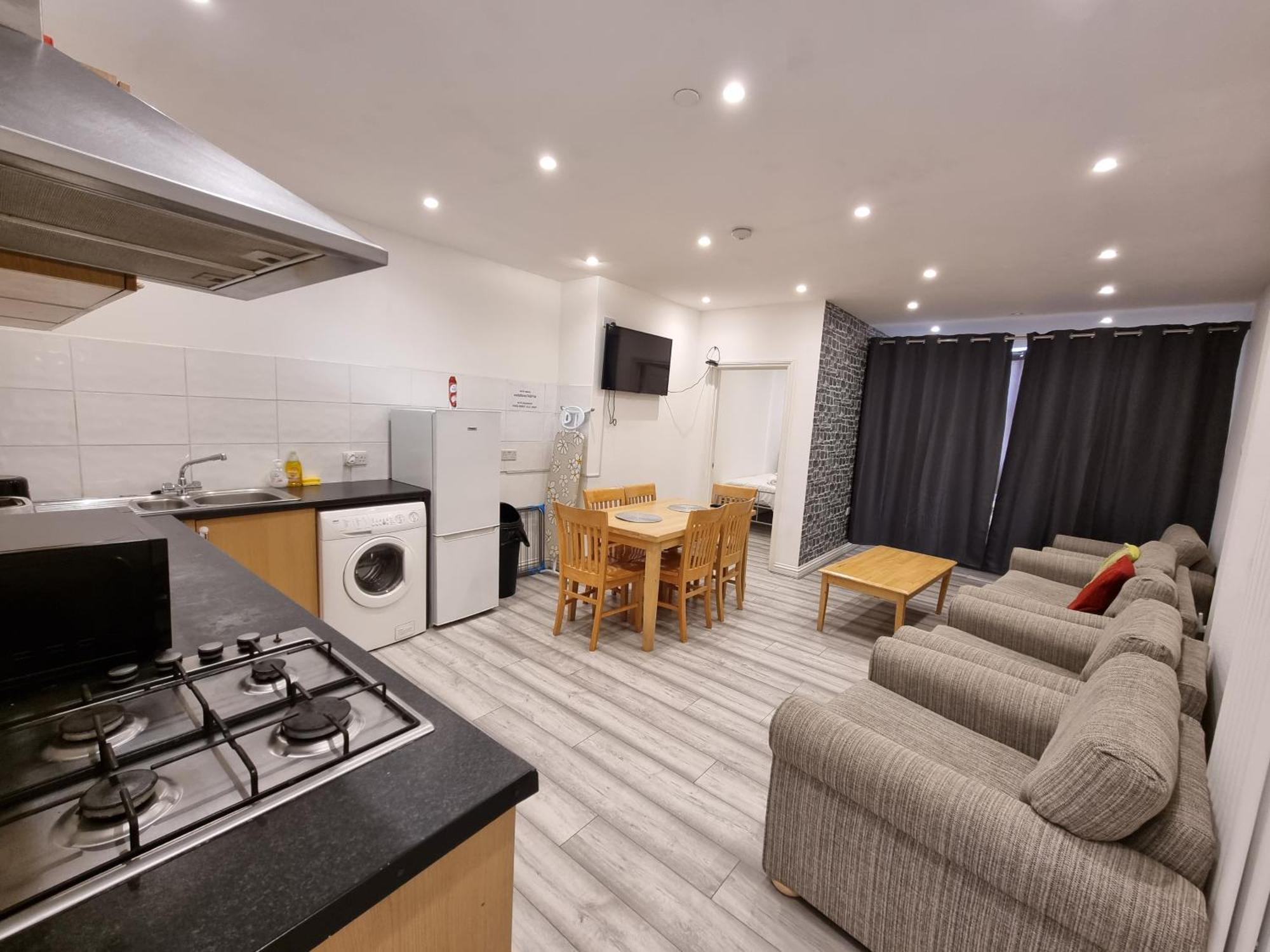 Apartment Entire Flat With Three Bedrooms N 2 *